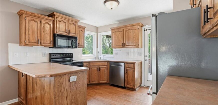 11416 N Madison Avenue, Kansas City, MO 64155