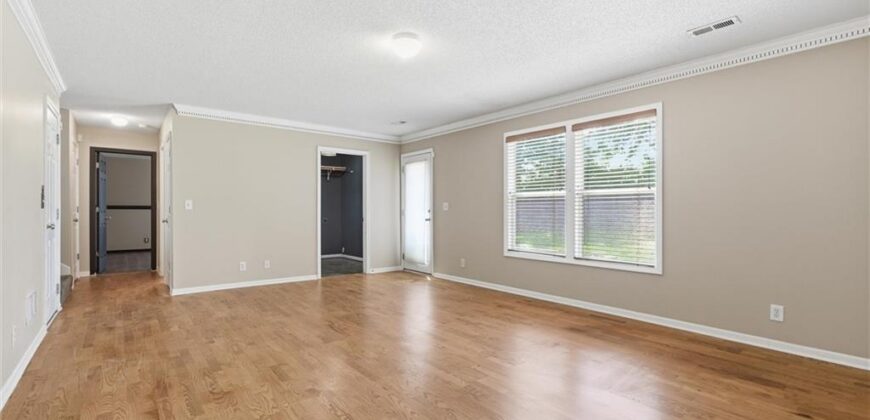 11416 N Madison Avenue, Kansas City, MO 64155