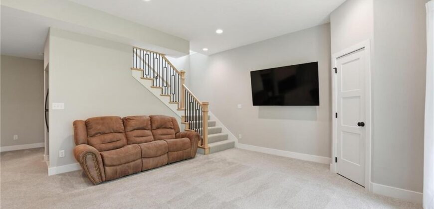 812 Foxglove Lane, Kearney, MO 64060