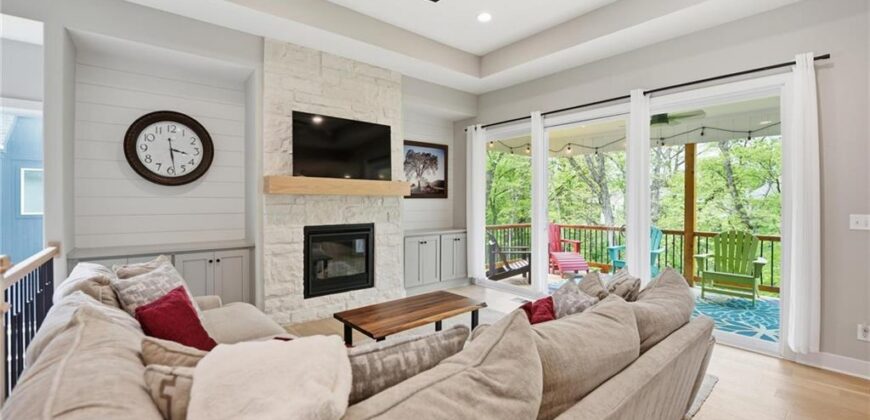 812 Foxglove Lane, Kearney, MO 64060