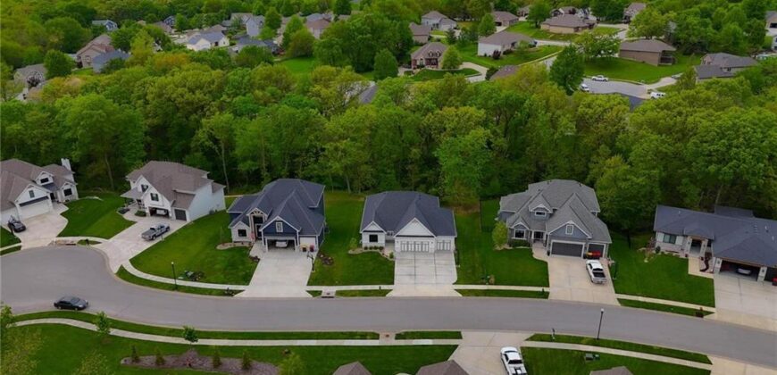 812 Foxglove Lane, Kearney, MO 64060