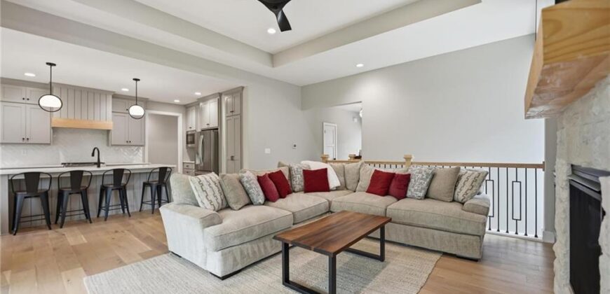 812 Foxglove Lane, Kearney, MO 64060