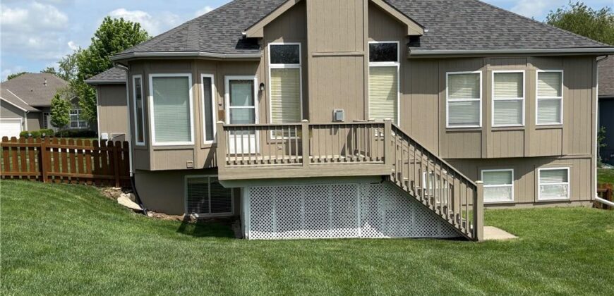 1105 NW 108th Court, Kansas City, MO 64155