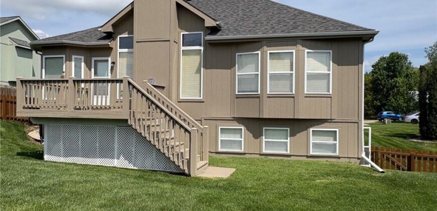 1105 NW 108th Court, Kansas City, MO 64155