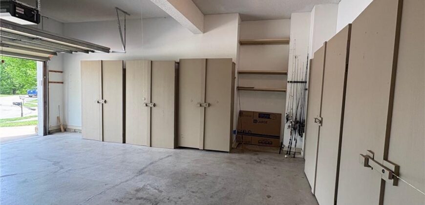 1105 NW 108th Court, Kansas City, MO 64155