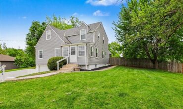 645 NE Barry Road, Kansas City, MO 64155