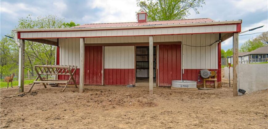 16023 Jesse James Farm Road, Kearney, MO 64060