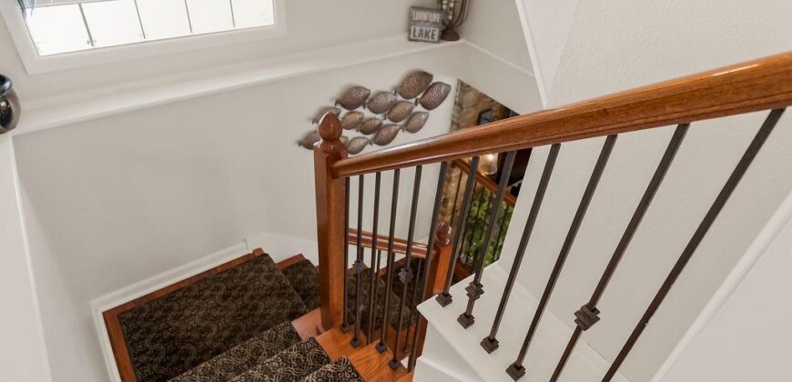 853 S Shore Drive, Lake Waukomis, MO 64151