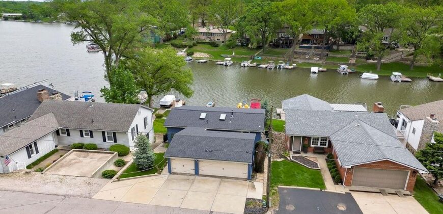 853 S Shore Drive, Lake Waukomis, MO 64151