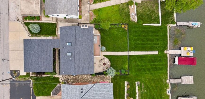 853 S Shore Drive, Lake Waukomis, MO 64151
