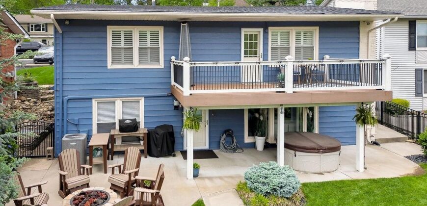 853 S Shore Drive, Lake Waukomis, MO 64151