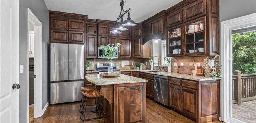 9119 N Camden Avenue, Kansas City, MO 64154
