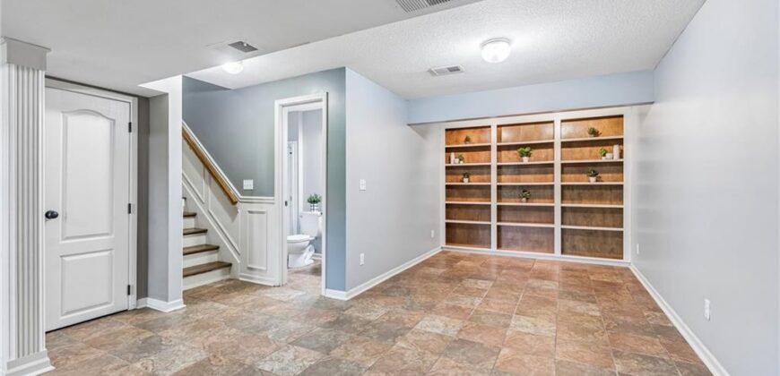 9119 N Camden Avenue, Kansas City, MO 64154