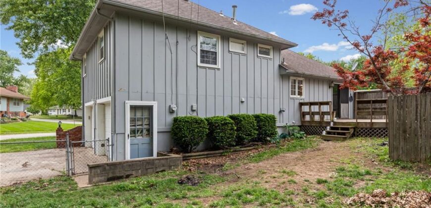 7617 NW Milrey Drive, Kansas City, MO 64152