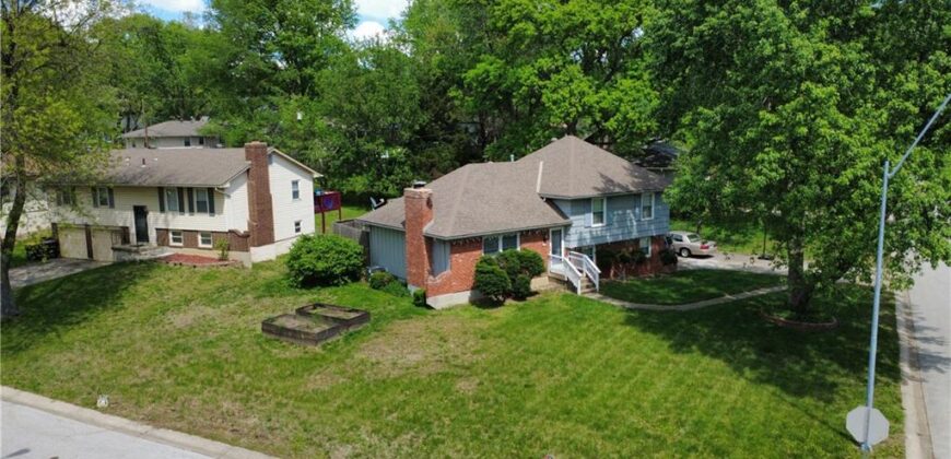 7617 NW Milrey Drive, Kansas City, MO 64152