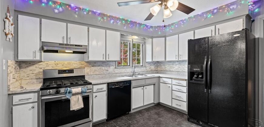 7617 NW Milrey Drive, Kansas City, MO 64152