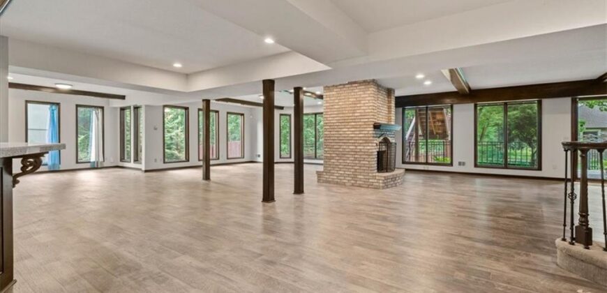 5405 NW 62nd Street, Kansas City, MO 64151