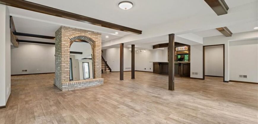 5405 NW 62nd Street, Kansas City, MO 64151
