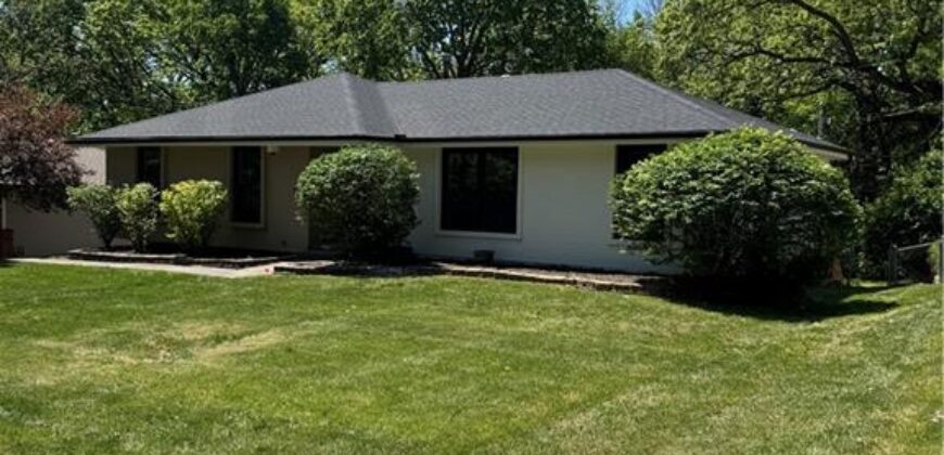 6832 NW Pleasant View Drive, Parkville, MO 64152
