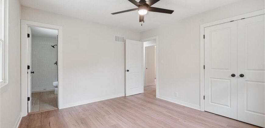 6832 NW Pleasant View Drive, Parkville, MO 64152