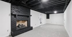6832 NW Pleasant View Drive, Parkville, MO 64152