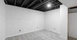 6832 NW Pleasant View Drive, Parkville, MO 64152