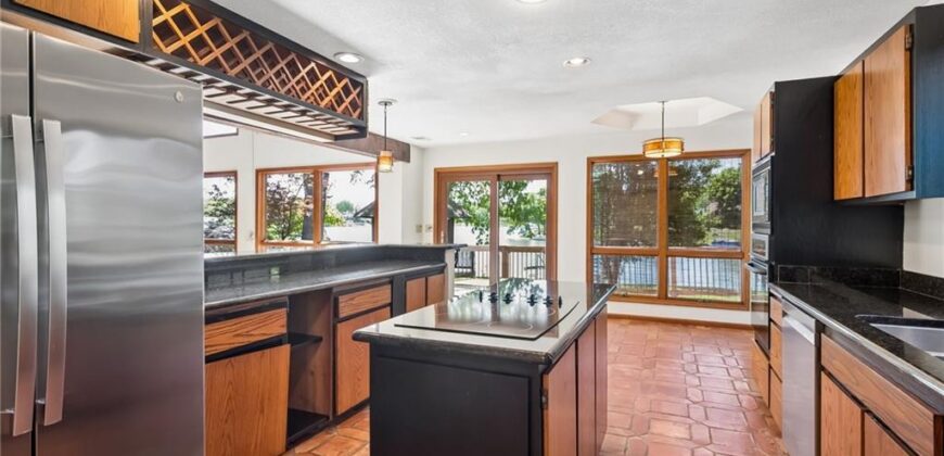 155 North Shore Drive, Lake Waukomis, MO 64151