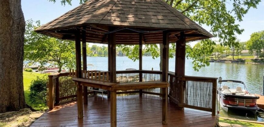155 North Shore Drive, Lake Waukomis, MO 64151