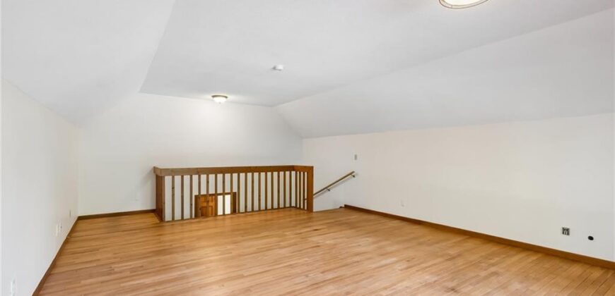 155 North Shore Drive, Lake Waukomis, MO 64151