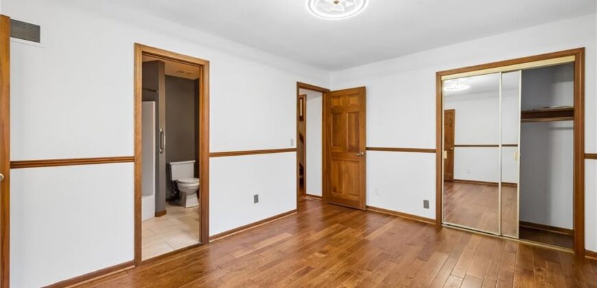 155 North Shore Drive, Lake Waukomis, MO 64151
