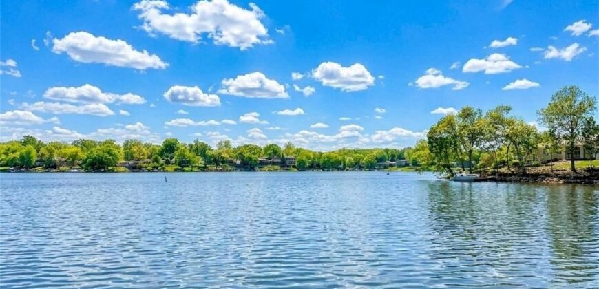 155 North Shore Drive, Lake Waukomis, MO 64151