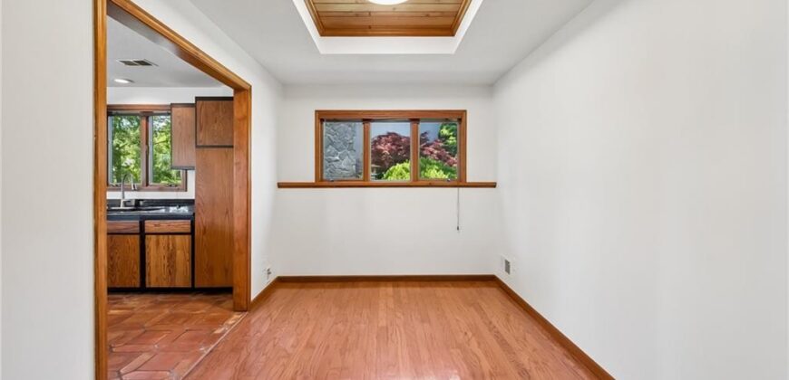 155 North Shore Drive, Lake Waukomis, MO 64151