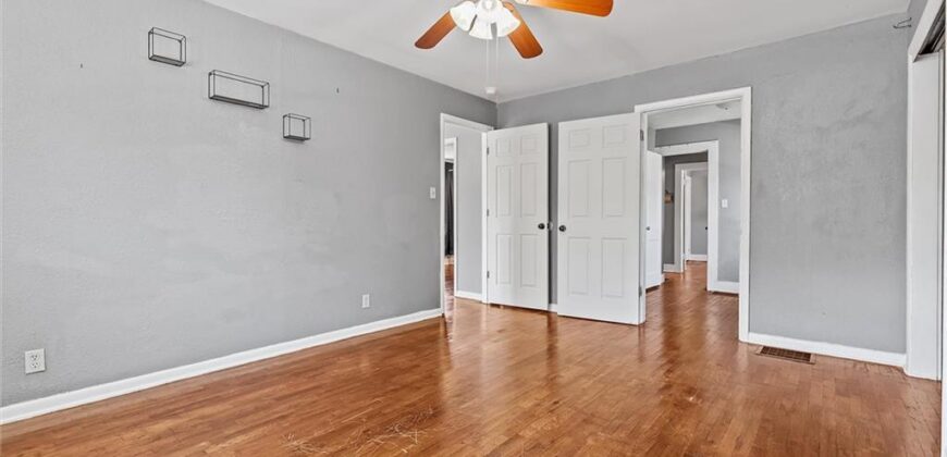 1 Vine Street, Excelsior Springs, MO 64024