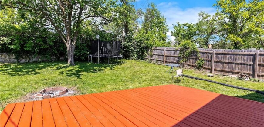 1 Vine Street, Excelsior Springs, MO 64024