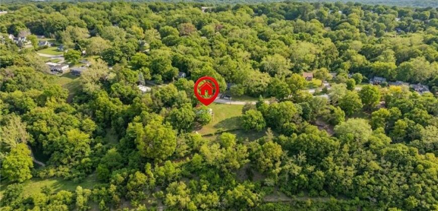 3832 N Briarcliff Road, Kansas City, MO 64116