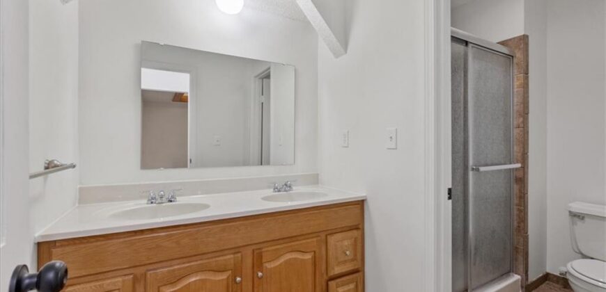 5605 Verlin Drive, Parkville, MO 64152