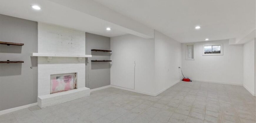 5605 Verlin Drive, Parkville, MO 64152