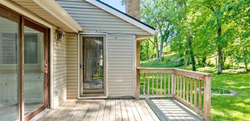 5605 Verlin Drive, Parkville, MO 64152