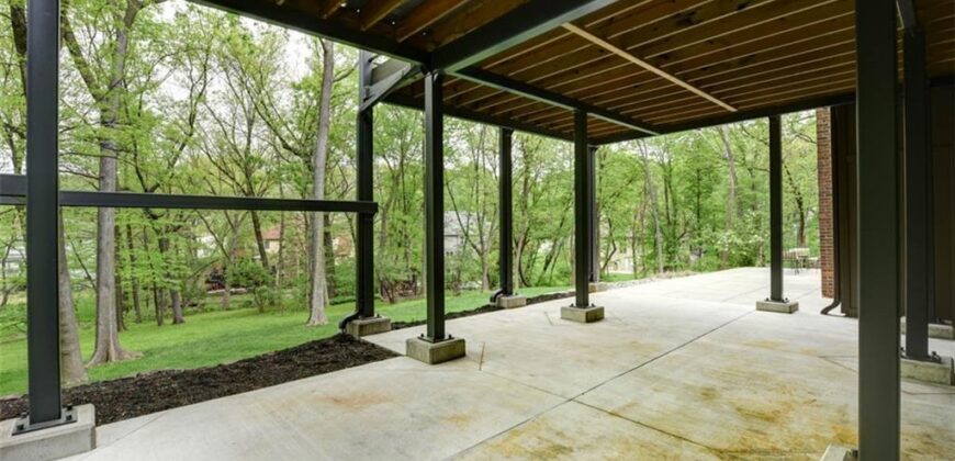 600 NW 41st Street, Kansas City, MO 64116