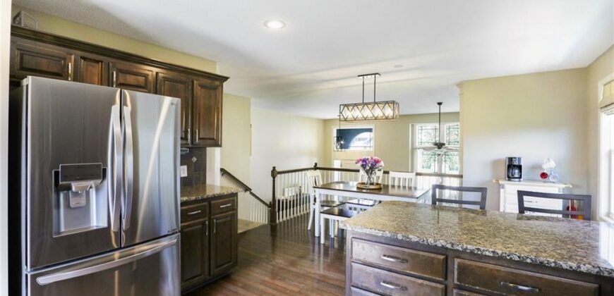 9901 N Farley Avenue, Kansas City, MO 64157