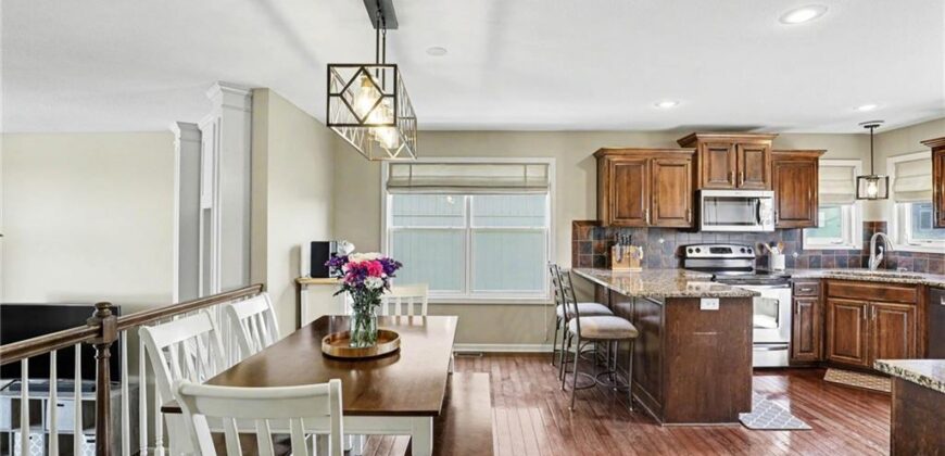 9901 N Farley Avenue, Kansas City, MO 64157