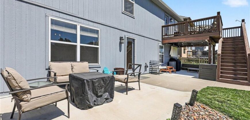 9901 N Farley Avenue, Kansas City, MO 64157