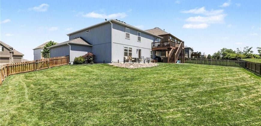 9901 N Farley Avenue, Kansas City, MO 64157