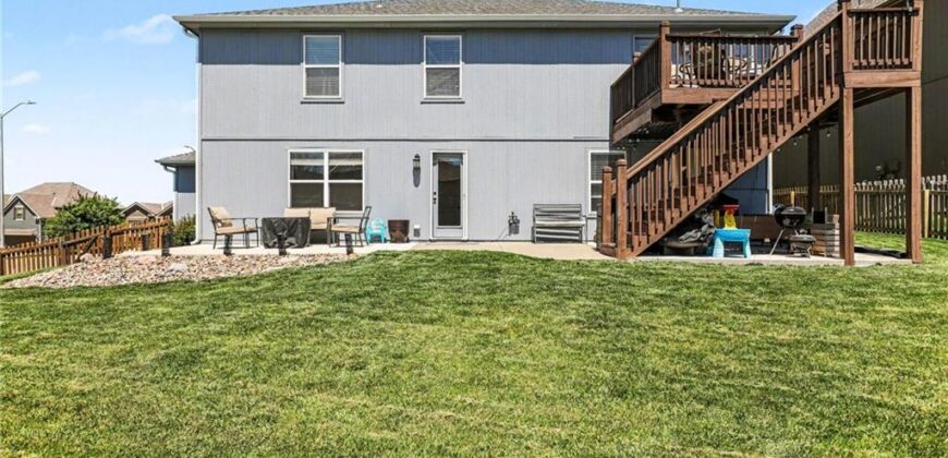 9901 N Farley Avenue, Kansas City, MO 64157
