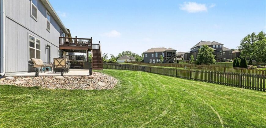 9901 N Farley Avenue, Kansas City, MO 64157