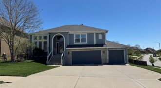9901 N Farley Avenue, Kansas City, MO 64157