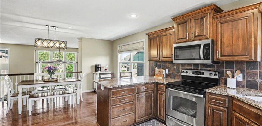 9901 N Farley Avenue, Kansas City, MO 64157