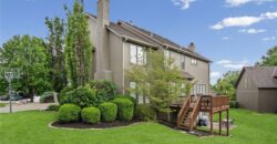8011 Parkview Drive, Parkville, MO 64152