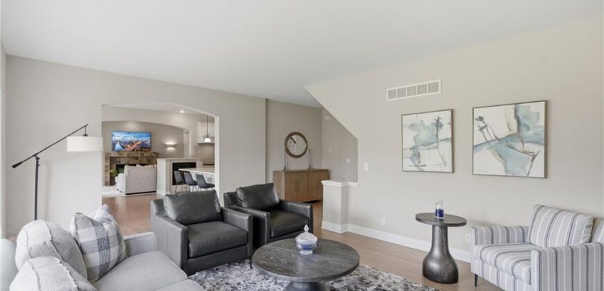 8011 Parkview Drive, Parkville, MO 64152