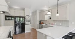 8011 Parkview Drive, Parkville, MO 64152